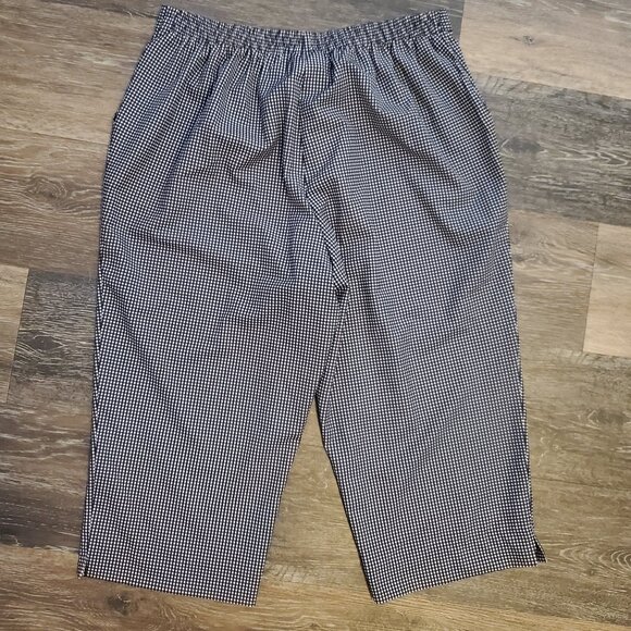 Women's Alfred Dunner Capri Pants. Size 16, Black/White plaid, pockets, Ex Cond - Picture 3 of 3